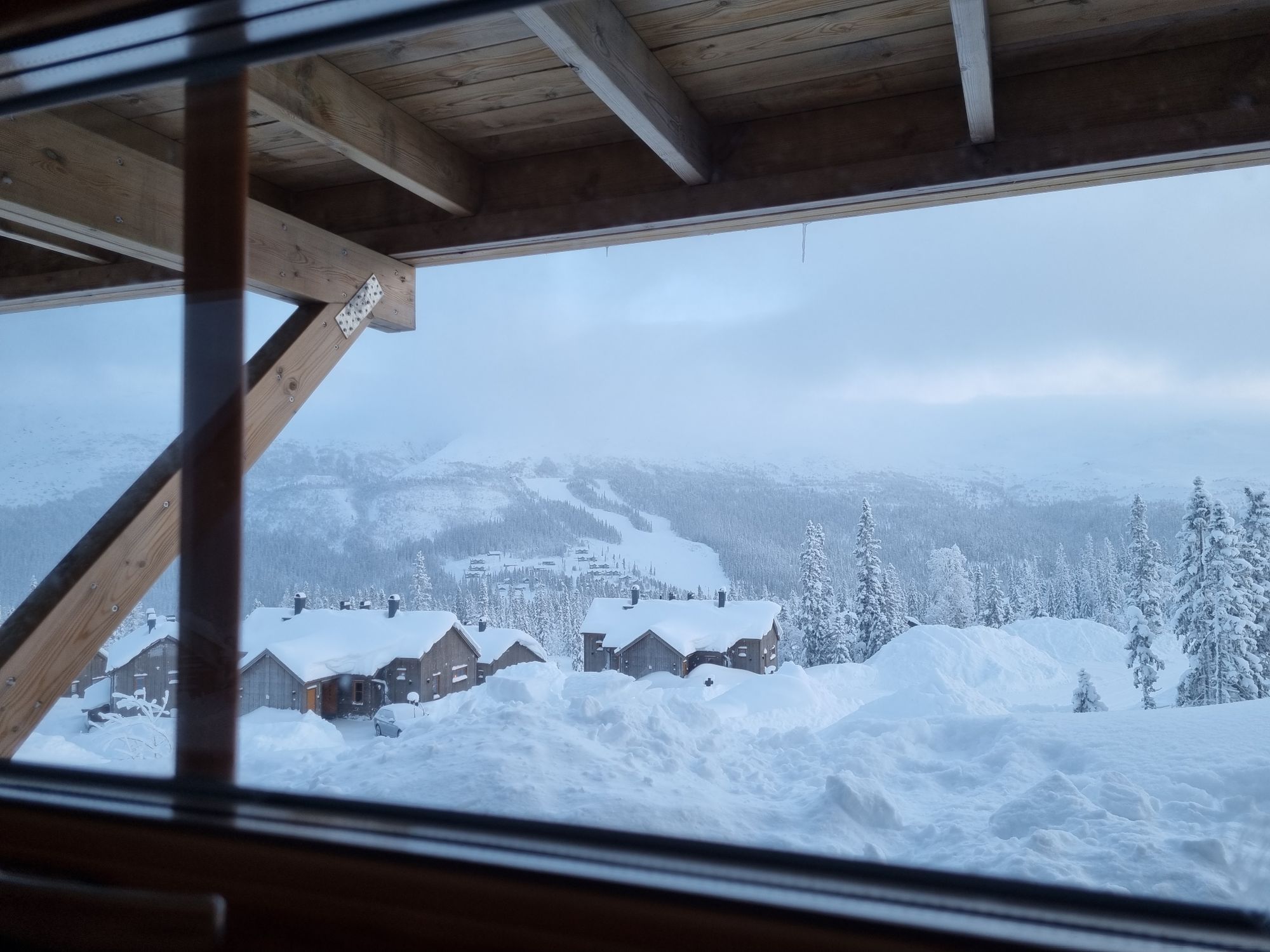 Mysig lägenhet med magisk utsikt, ski in/ski out – bild 19 av 24
