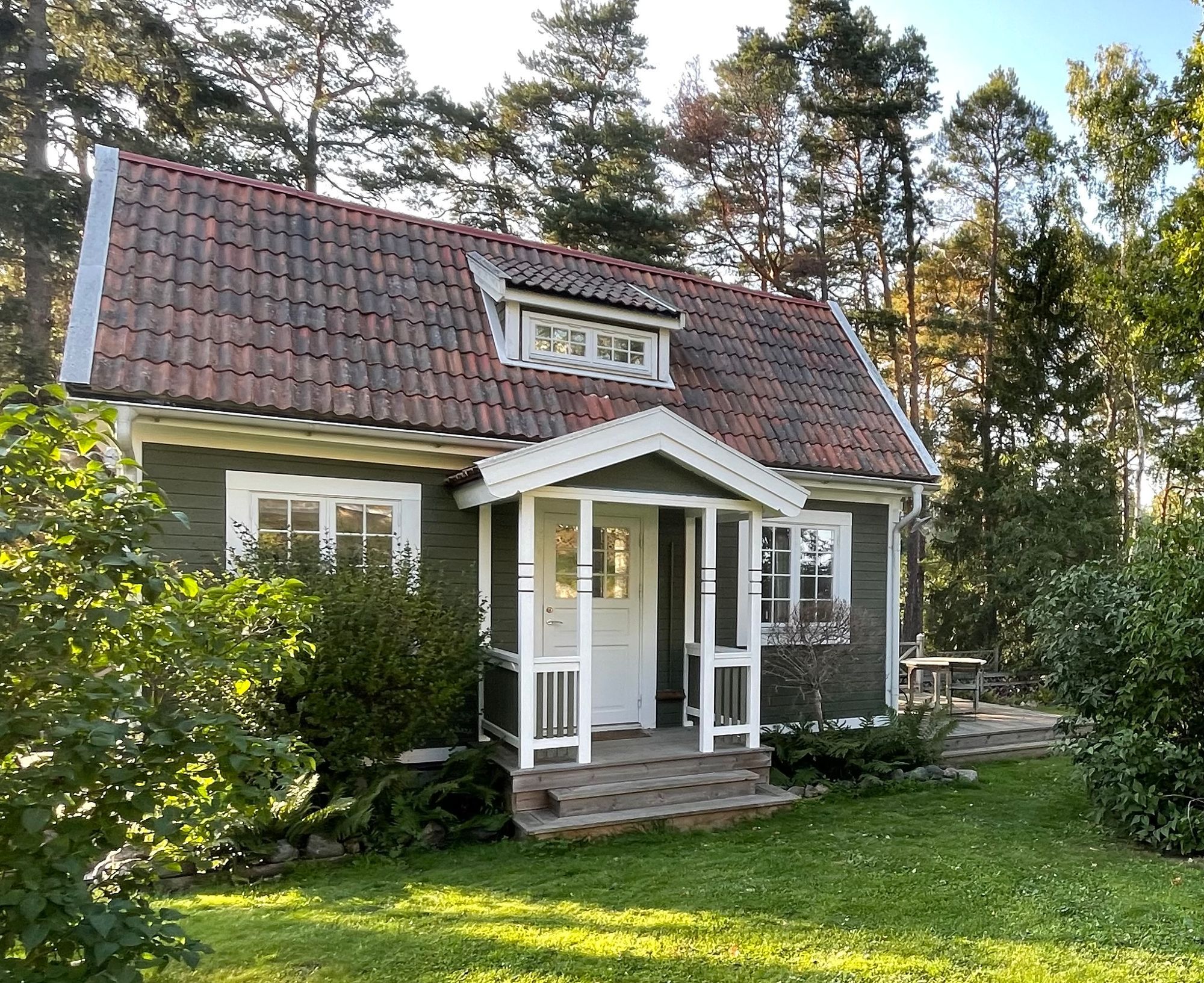 Magisk stuga på sjötomt med egen brygga – bild 4 av 18