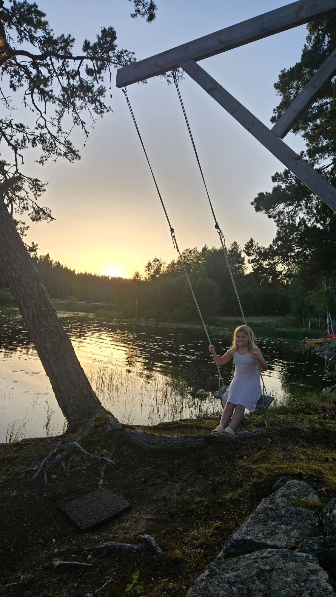 STUGA med  sjö, egen brygga och båt. – bild 24 av 24