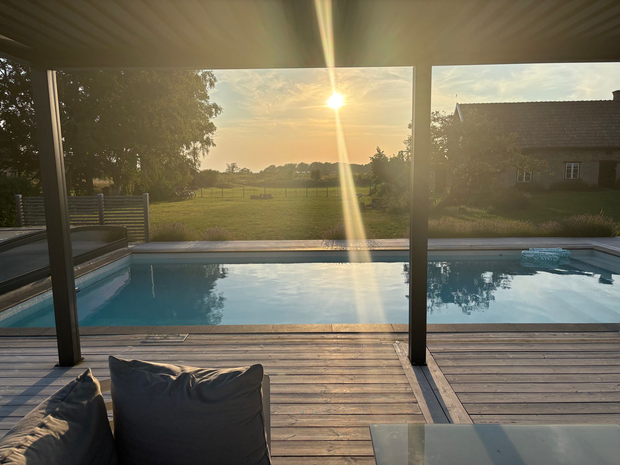 Stuga i Sandvik/Knisa med pool – bild 5 av 8
