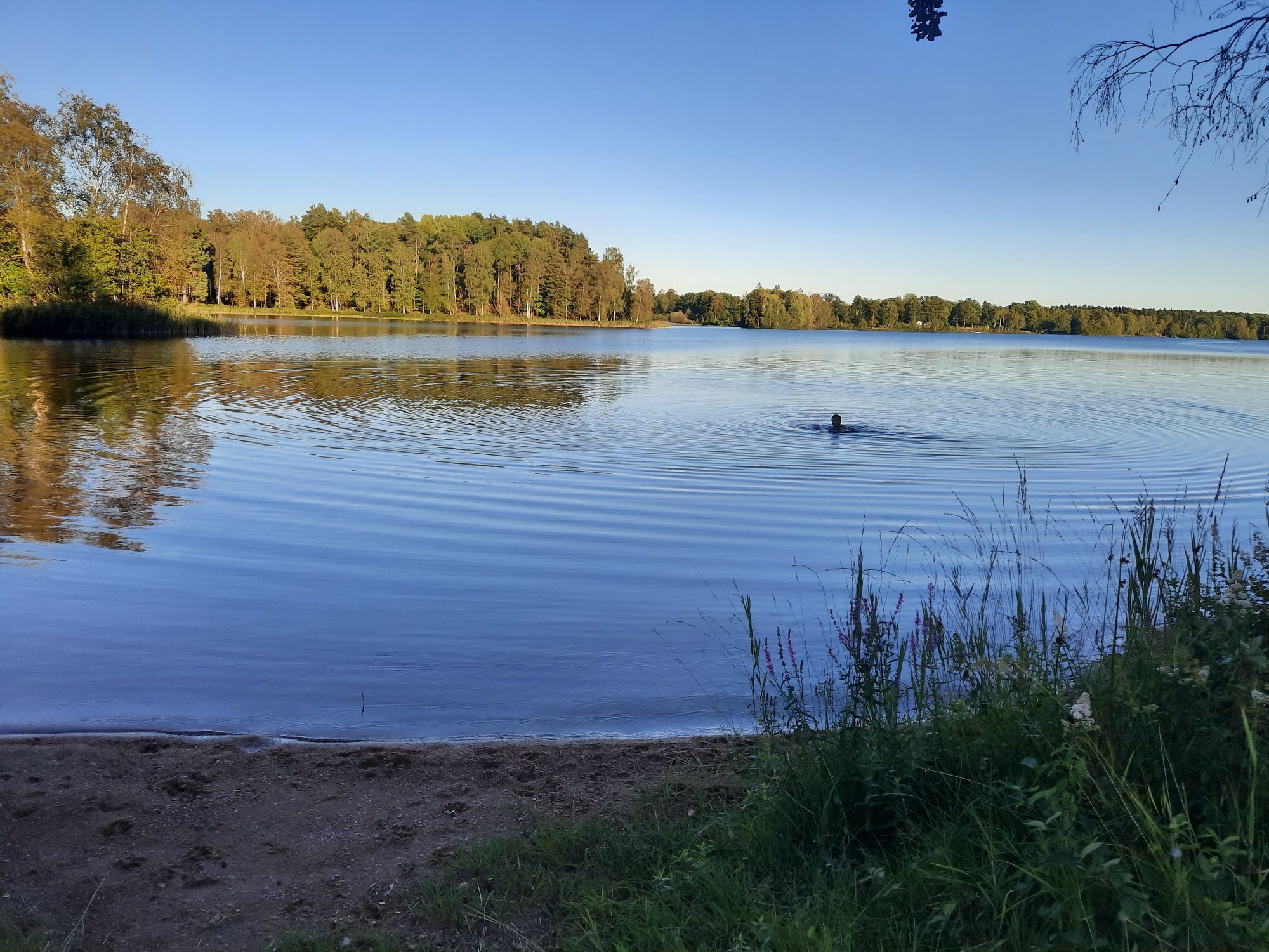 FRITIDSHUS MED SJÖUTSIKT I BLEKINGE – bild 3 av 18