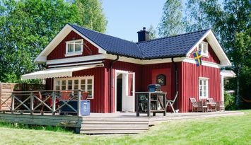 Stuga på sjötomt med avskilt läge