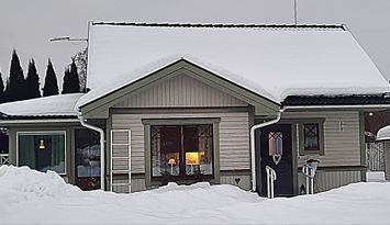 Mysigt fräscht hus i Mora med fint läge vid vatten