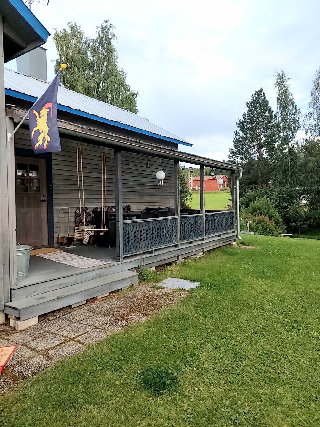 Grym stuga naturnära. Husdjuret får följa med!