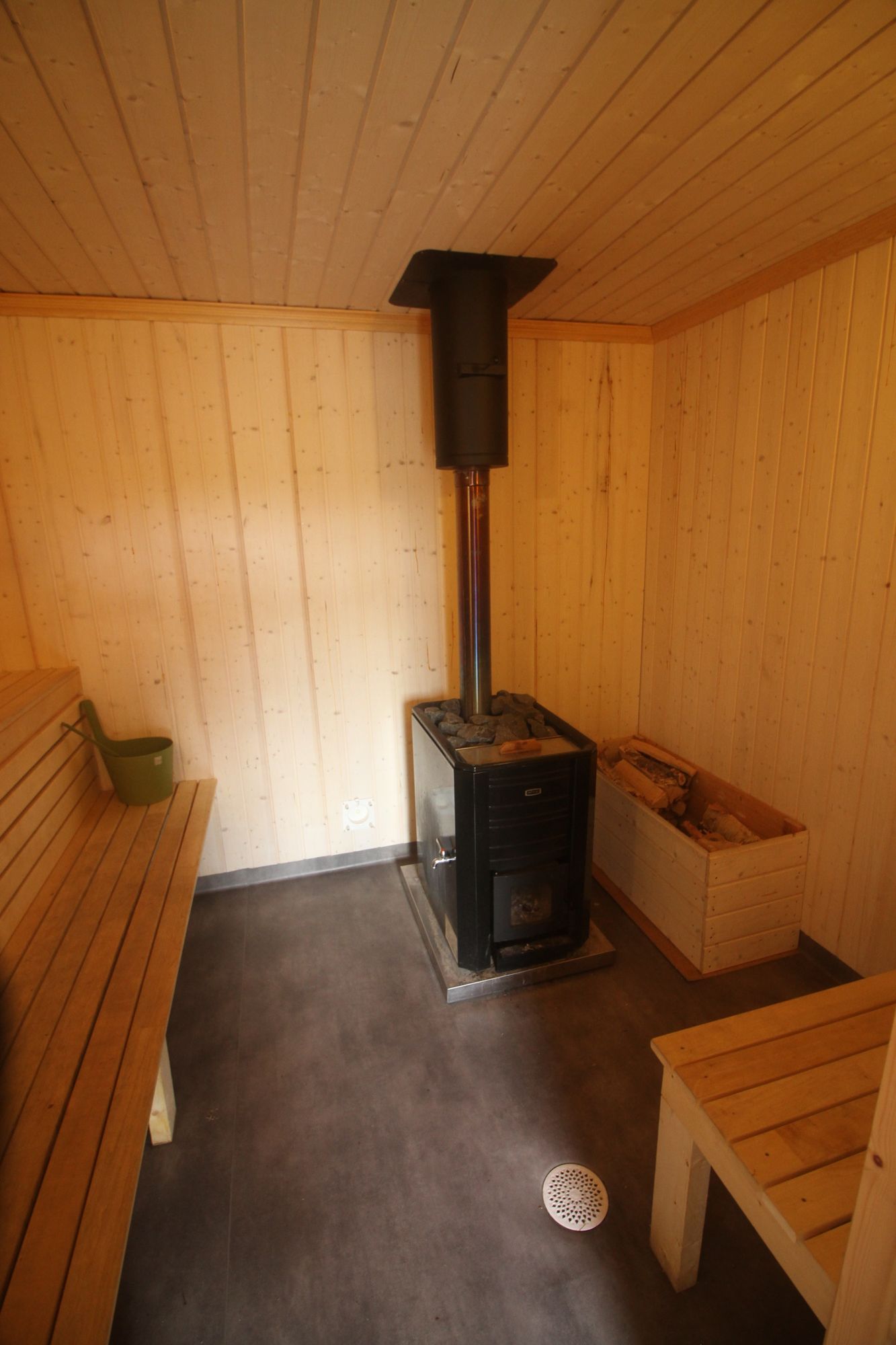 Stuga vid älven nära Järvsö – bild 14 av 21
