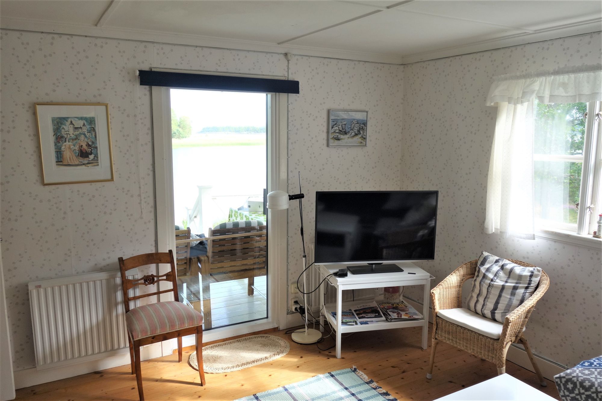 Stuga med Vänerns skärgård som granne – bild 20 av 24