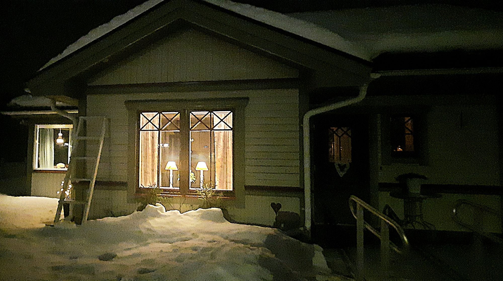 Mysigt fräscht hus i Mora med fint läge vid vatten – bild 6 av 16
