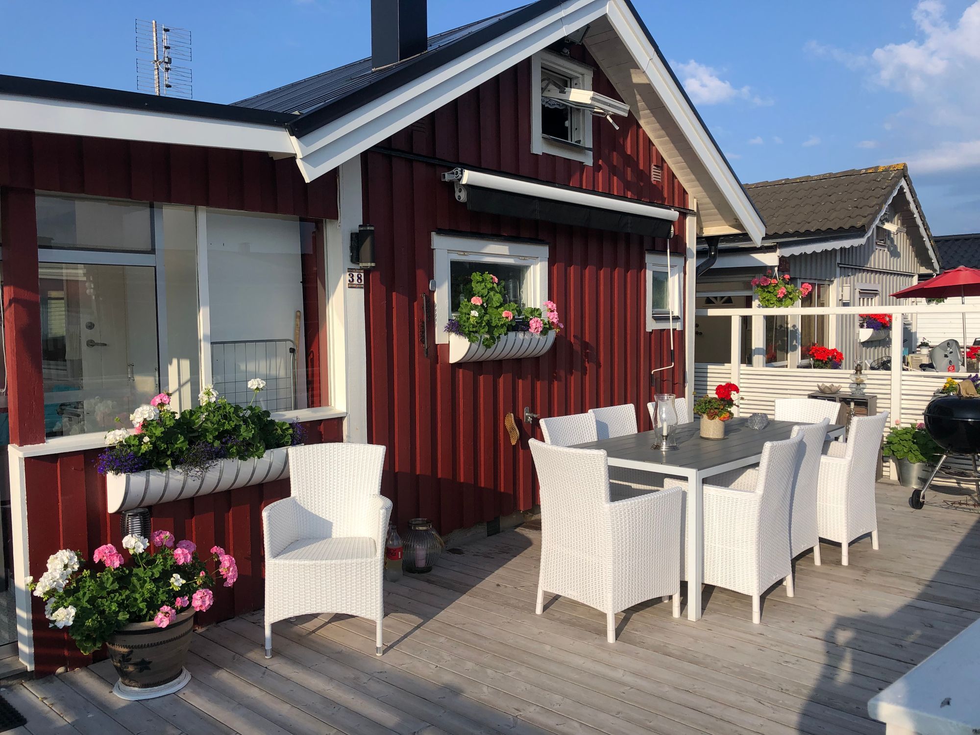 Stuga veckovis, 50 m från stranden. Dygn 1500kr