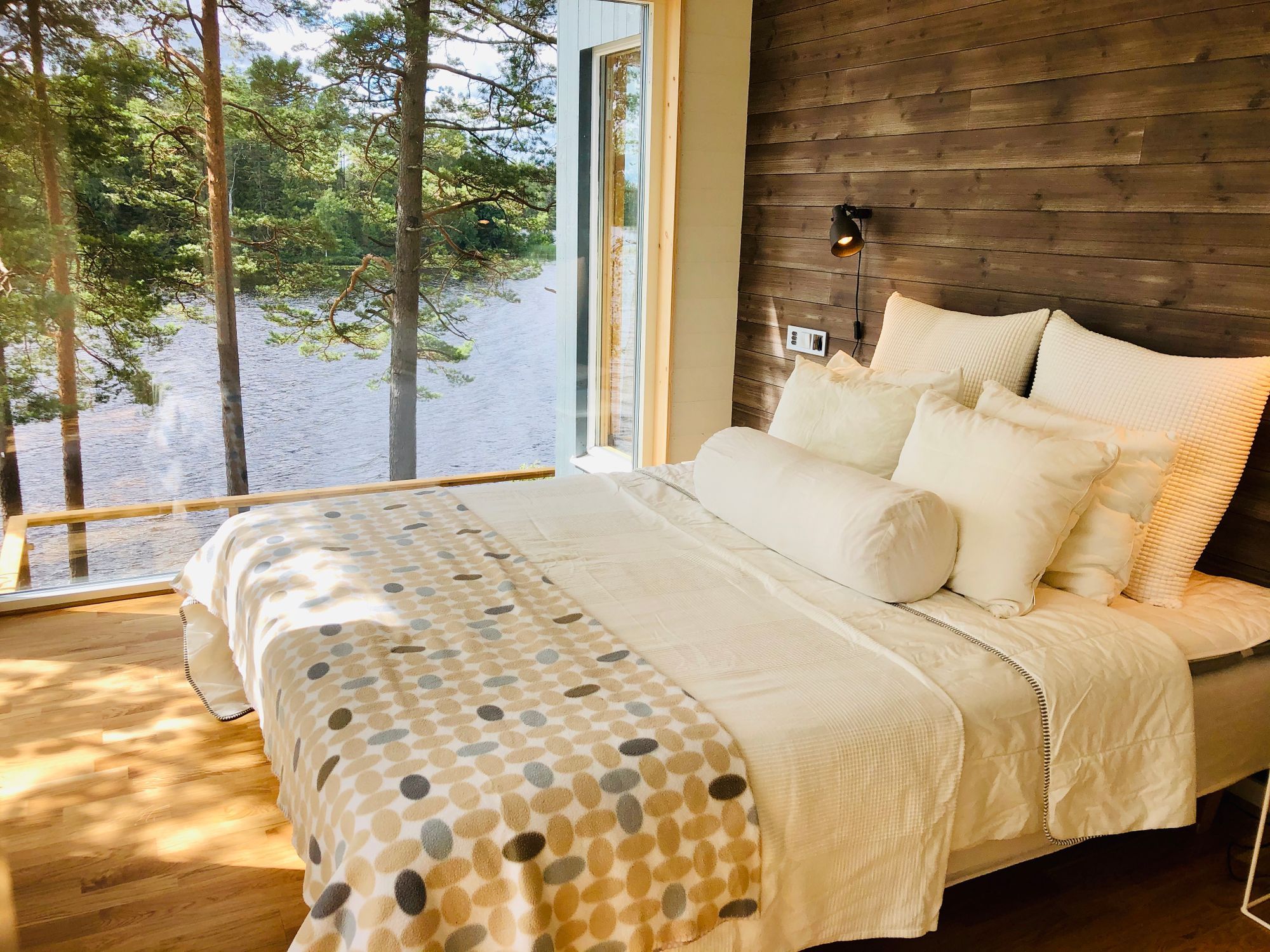 Läckert sommarhus med sjötomt och panoramautsikt! – bild 4 av 24