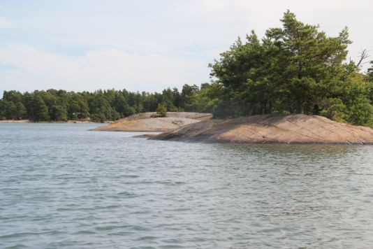 Paradis Tjust skärgård 5 meter till hav El-bil – bild 13 av 16