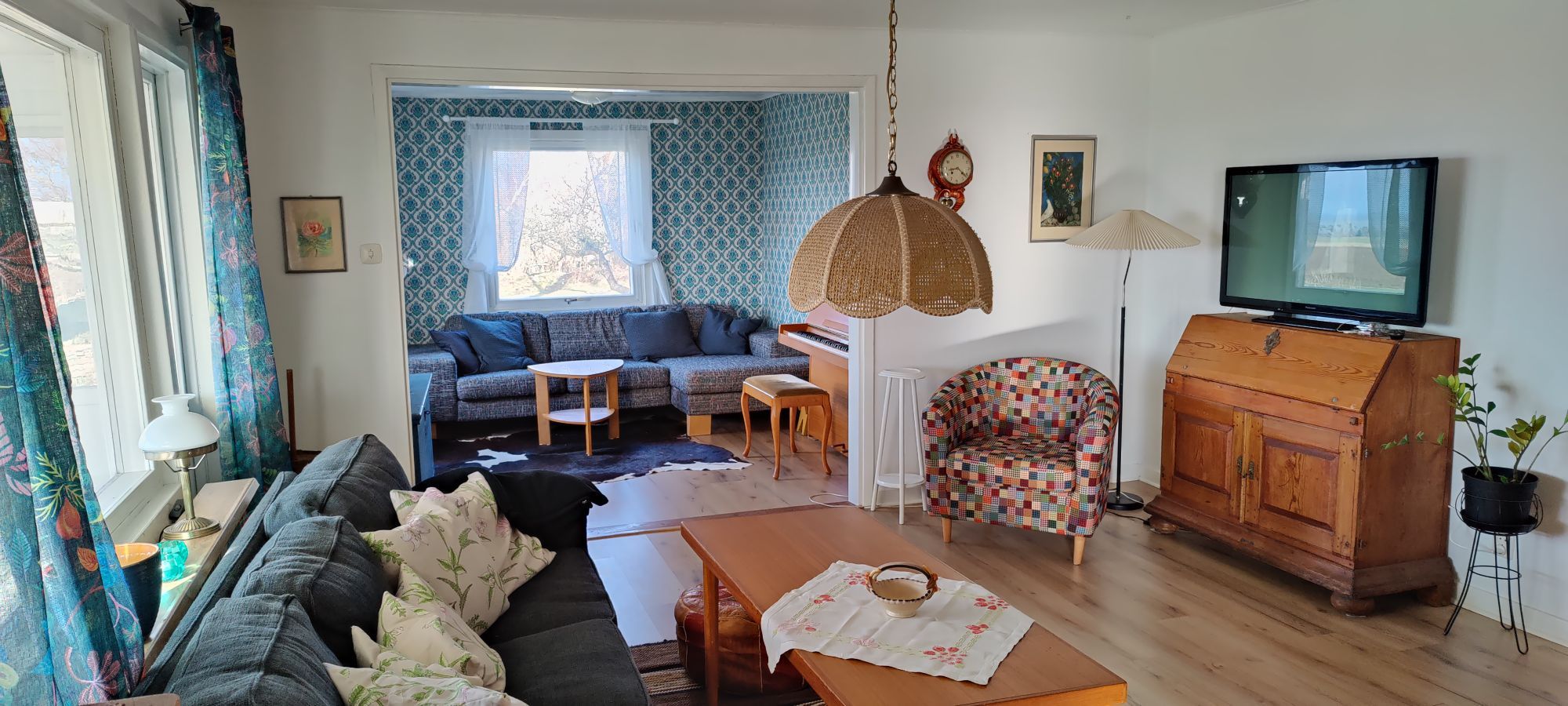 Hus på klassisk ölandsgård med fantastisk utsikt – bild 5 av 16
