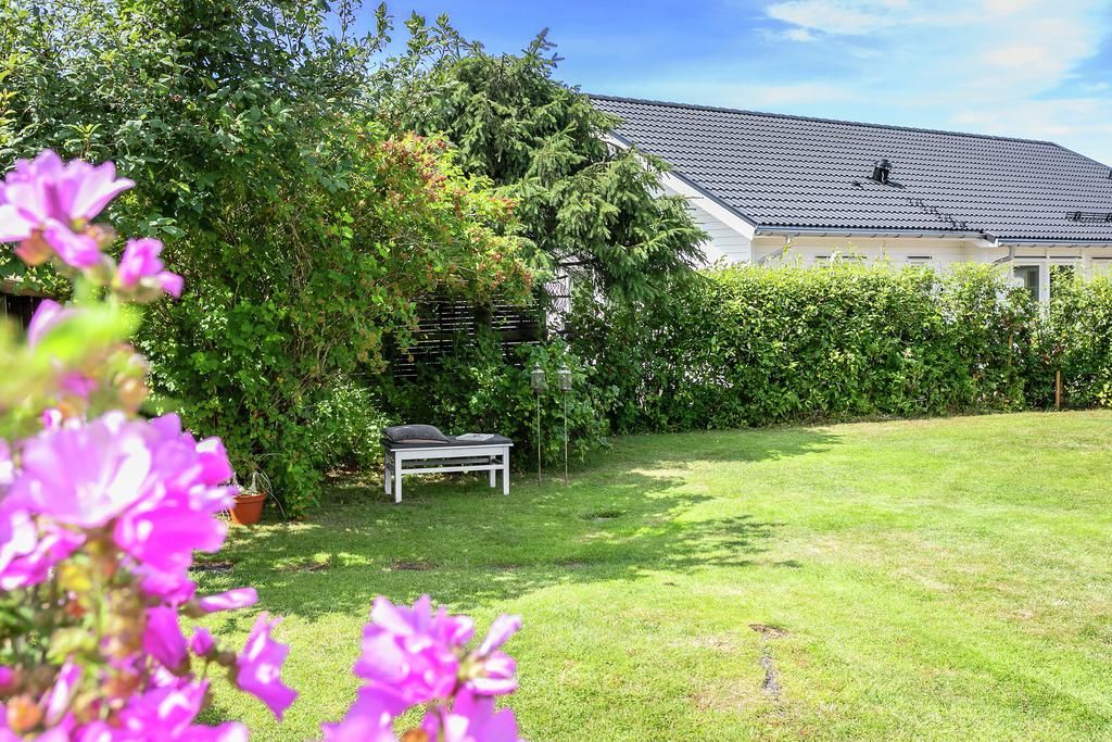 Familjevilla med uppvärmd pool & bastu nära havet – bild 17 av 24