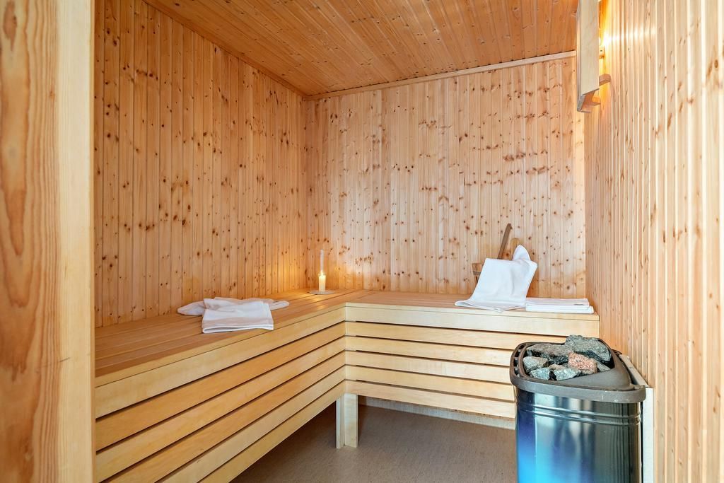 Familjevilla med uppvärmd pool & bastu nära havet – bild 19 av 24