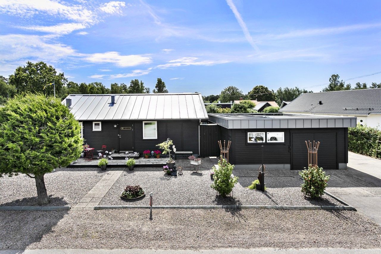 Familjevilla med uppvärmd pool & bastu nära havet – bild 4 av 24