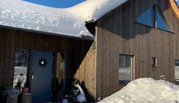 Spacious Mountain House with Sauna & Mountain View