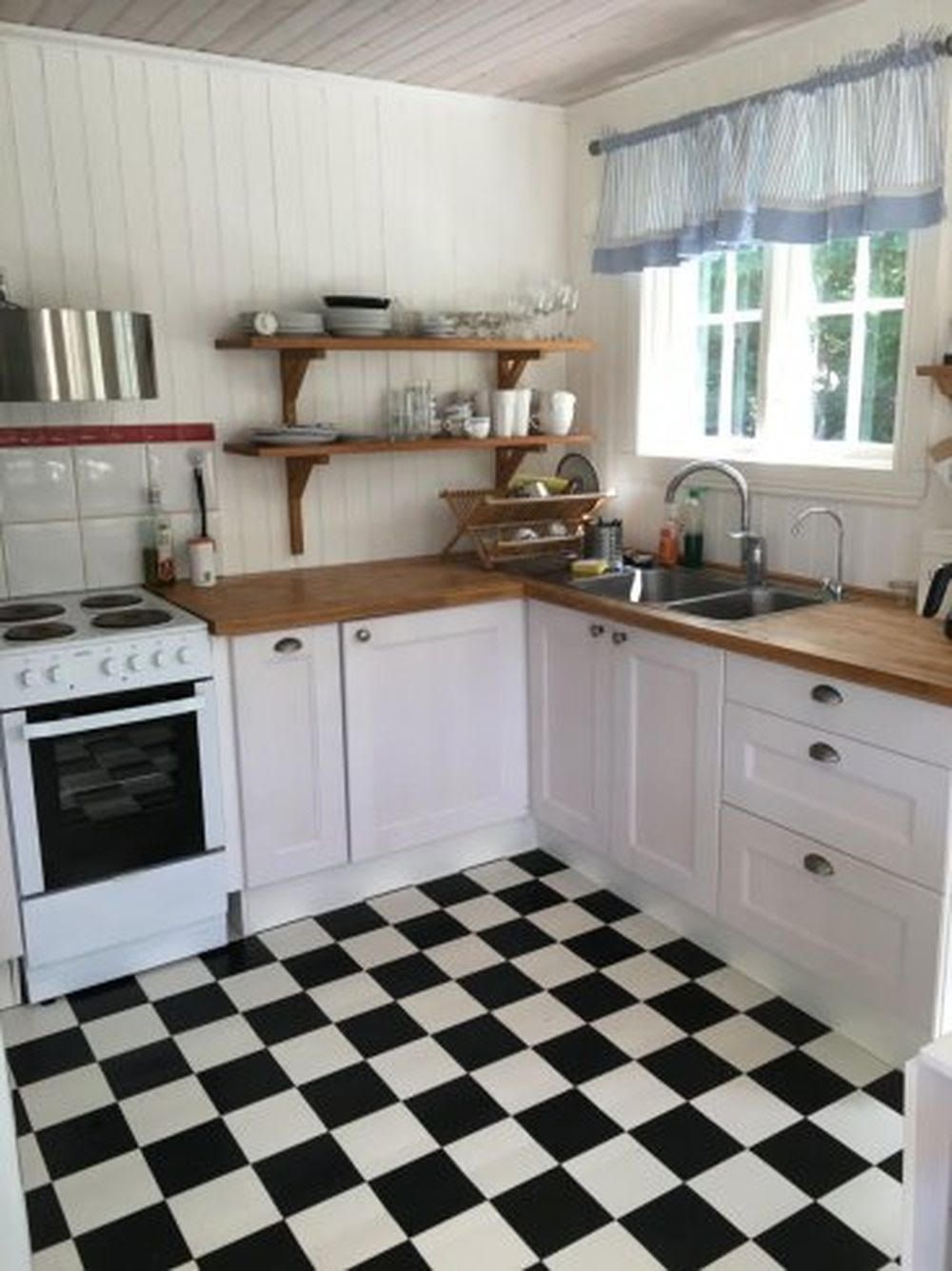 Fräsch stuga i Röra på norra Tjörn – bild 6 av 8