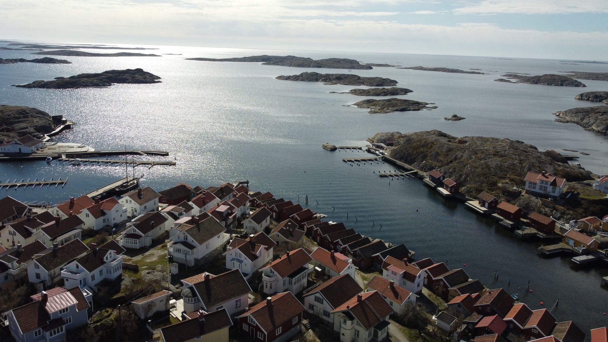 Rymlig övervåning i villa på Orust,Hälleviksstrand – bild 19 av 23
