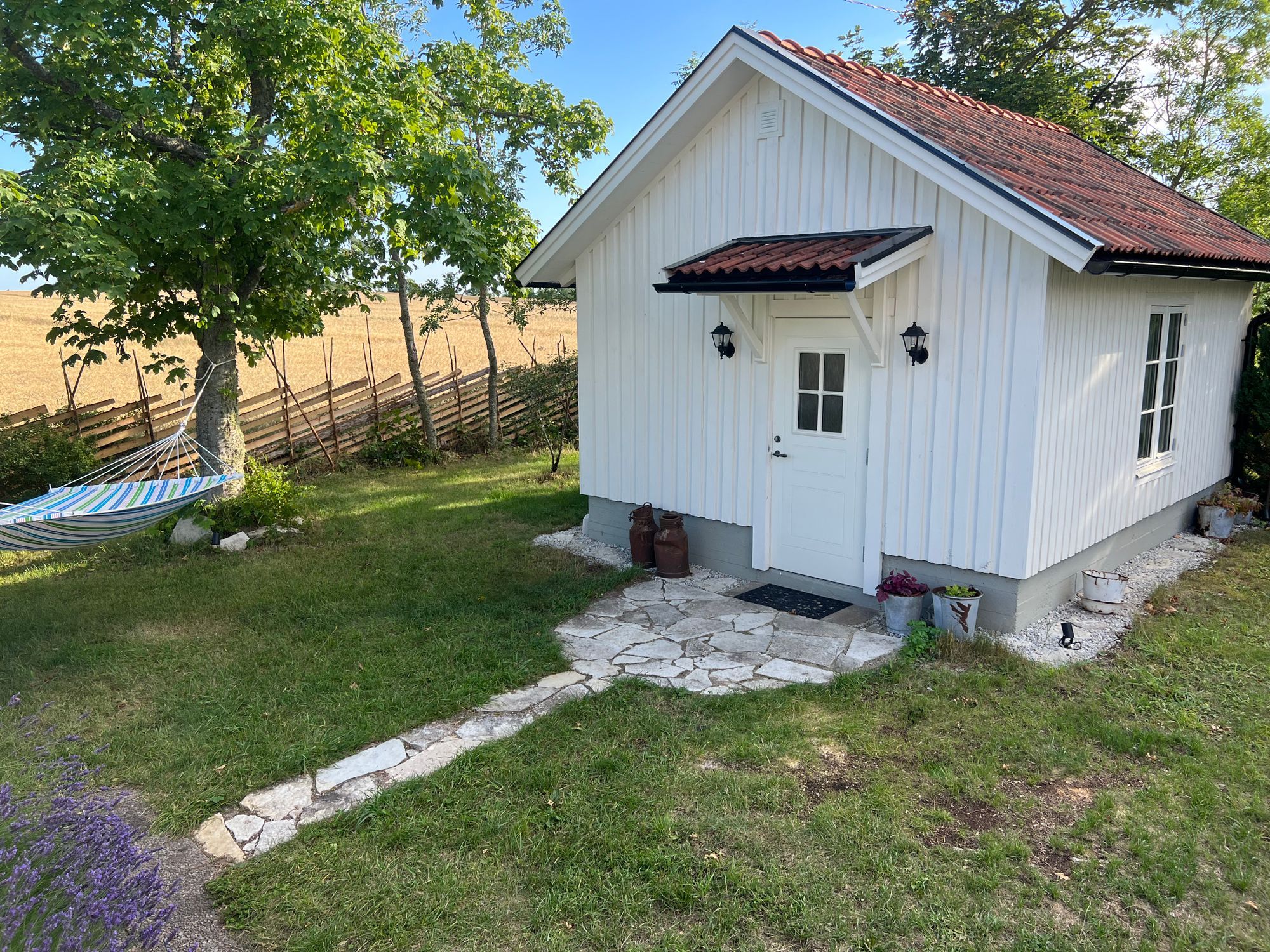 Nyrenoverat kalkstenshus i Lummelunda – bild 19 av 24