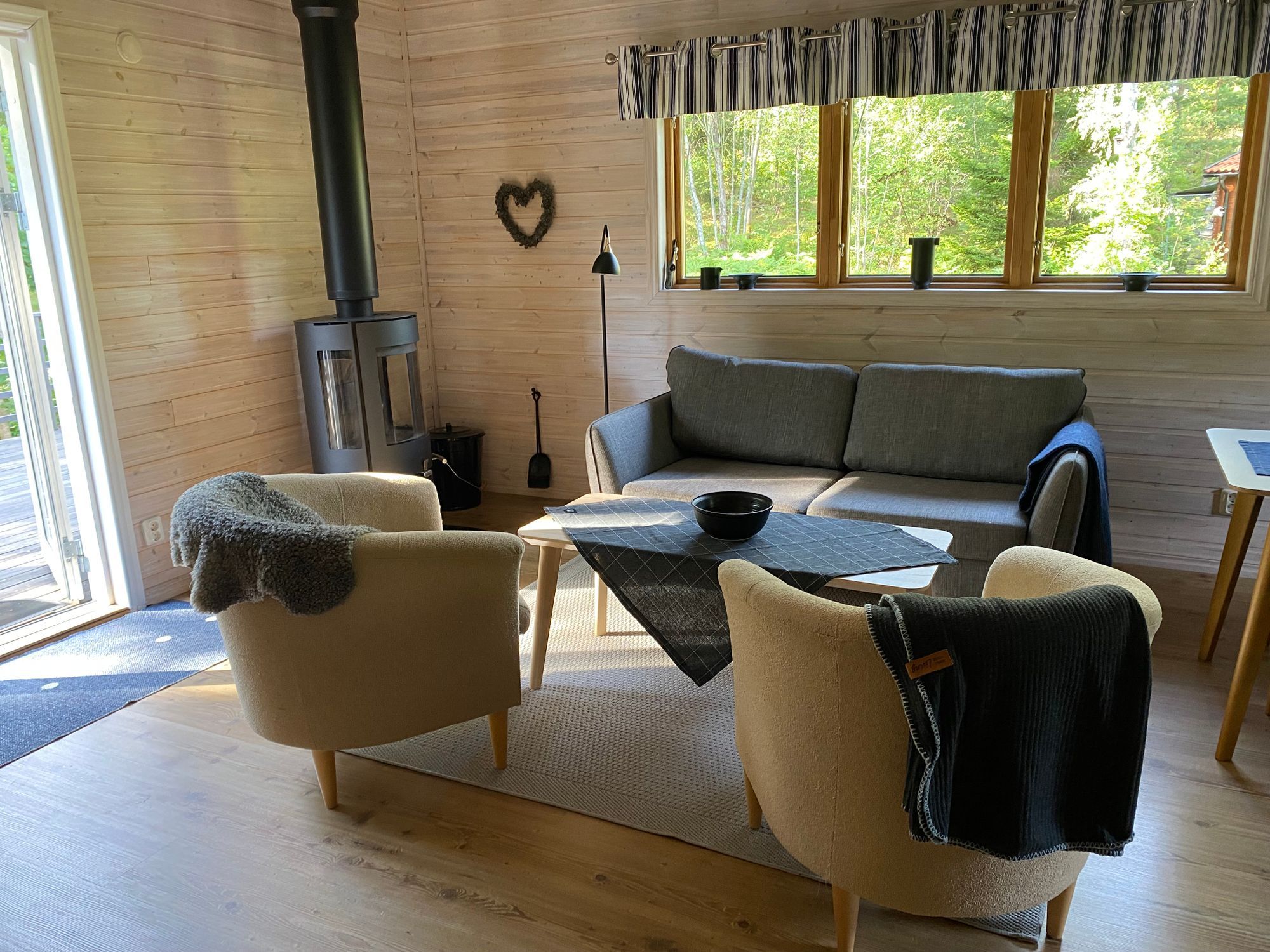 Modernt fritidshus i magisk ytterskärgård – bild 19 av 24