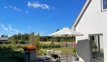 Semesterhus i gammal äppleodling på Österlen