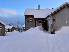 Modernt och mysigt ski-in ski-out i Bydalsfjällen.