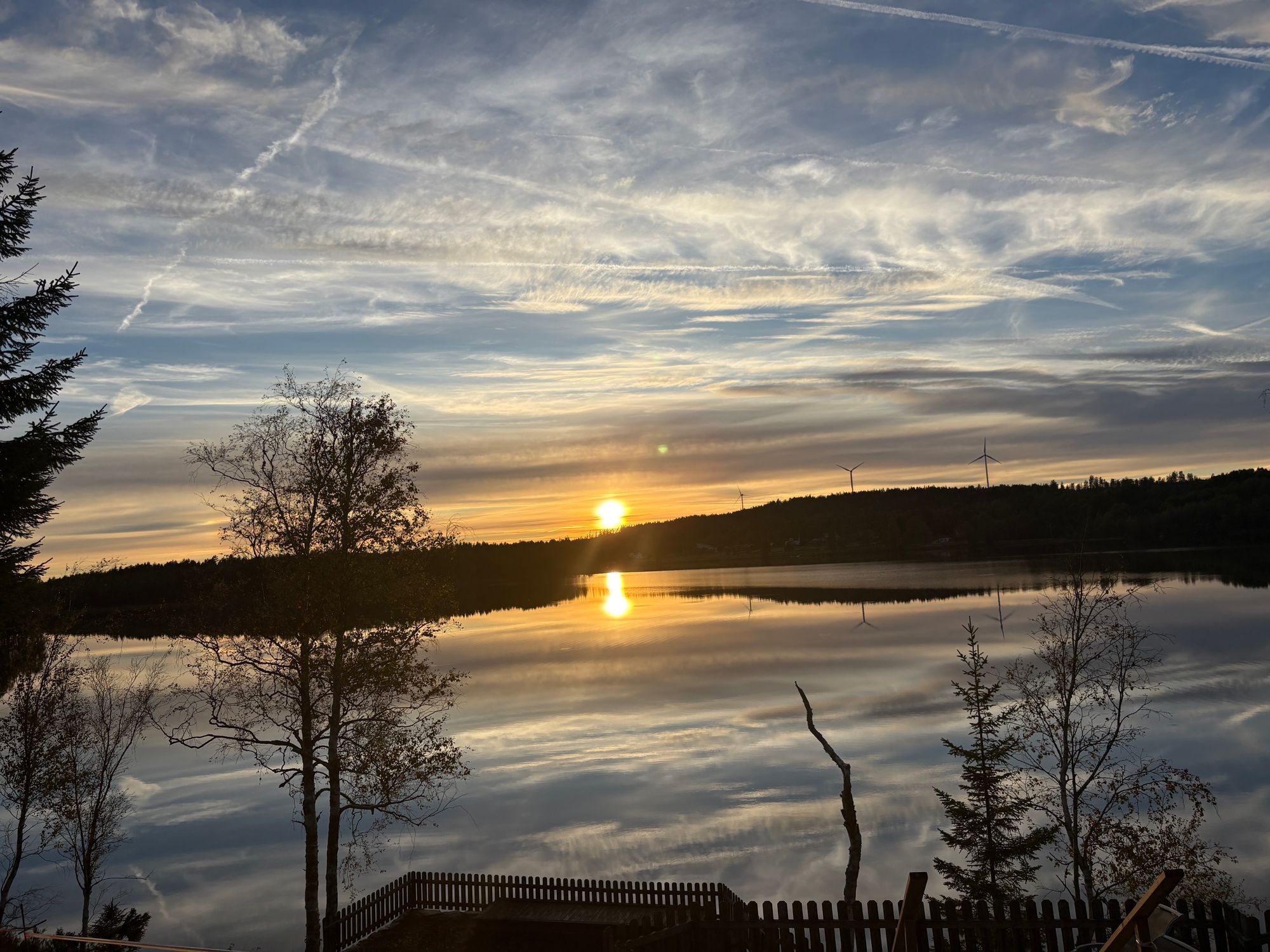Mysig familjevänlig stuga vid sjö. – bild 5 av 24