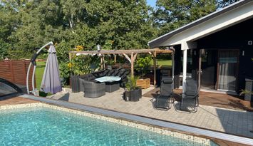 19 bäddar 3 hus inkl Pool/Bastustuga Sandvik Öland