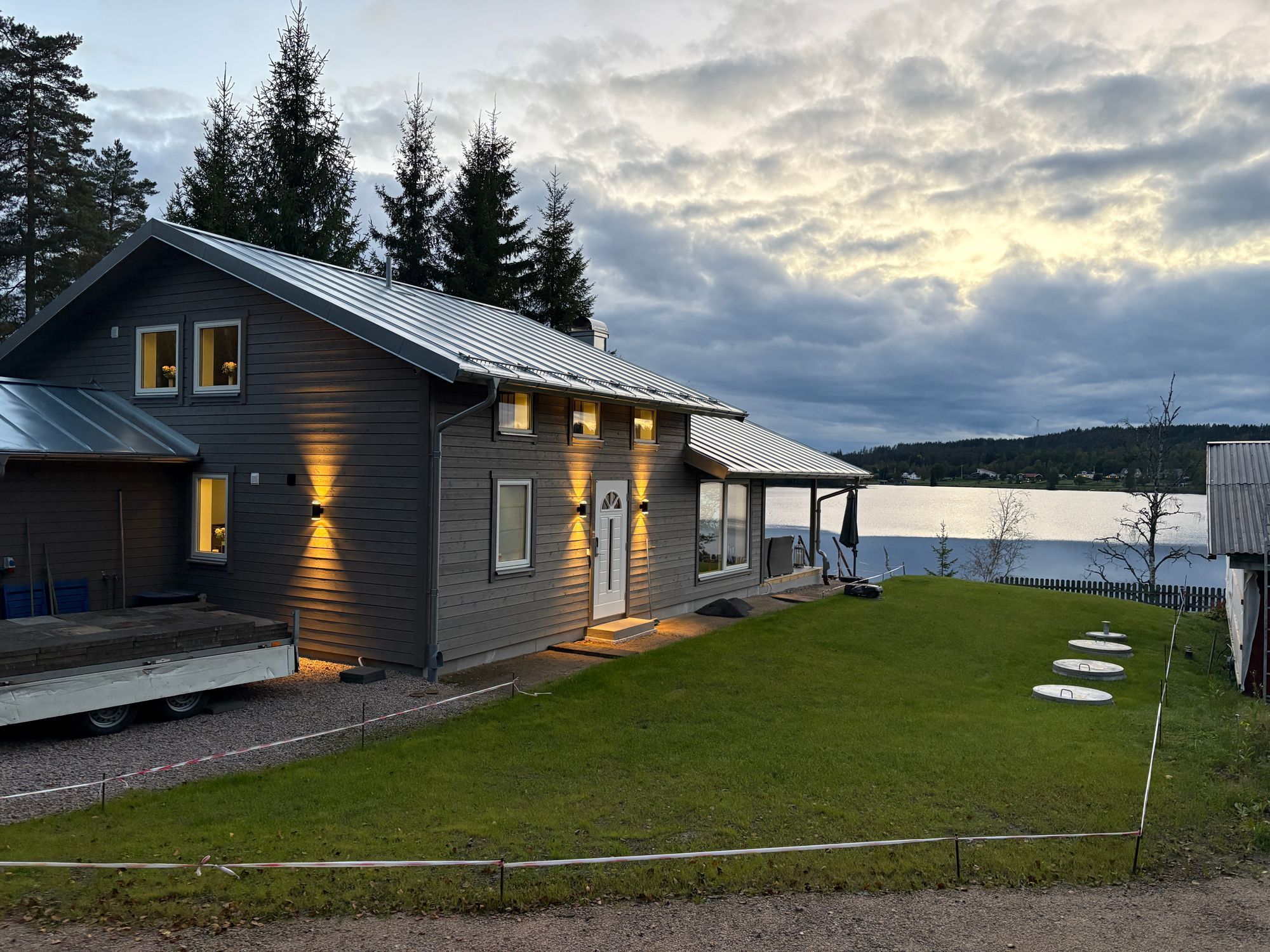 Mysig familjevänlig stuga vid sjö. – bild 3 av 24