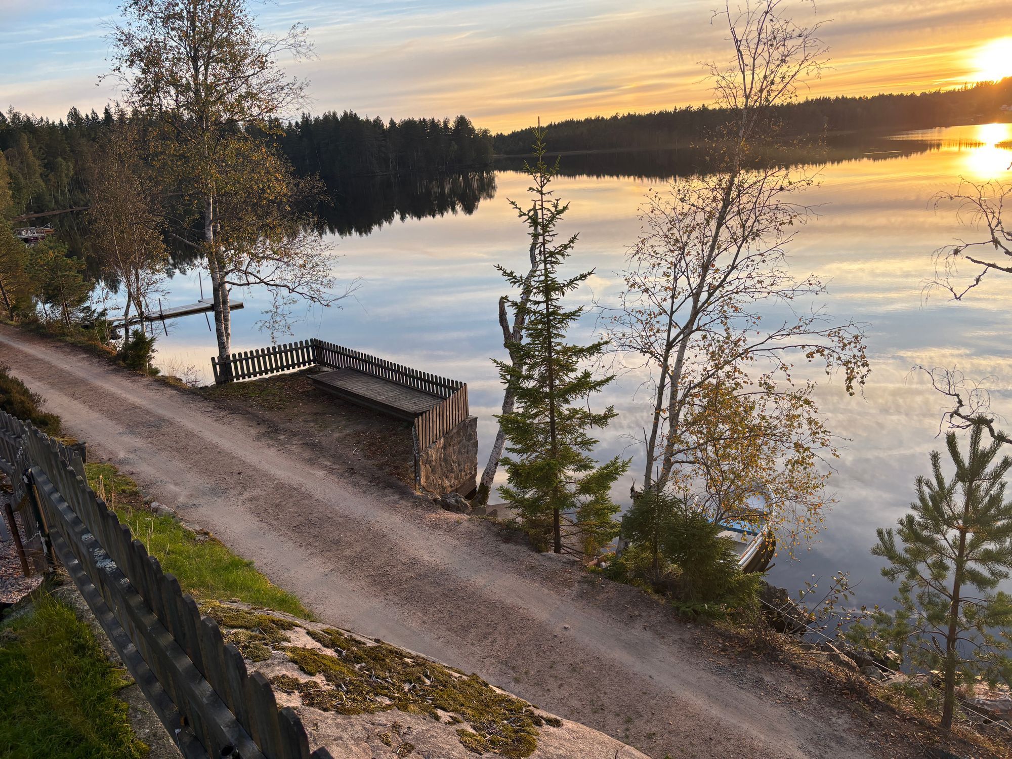 Mysig familjevänlig stuga vid sjö. – bild 10 av 24