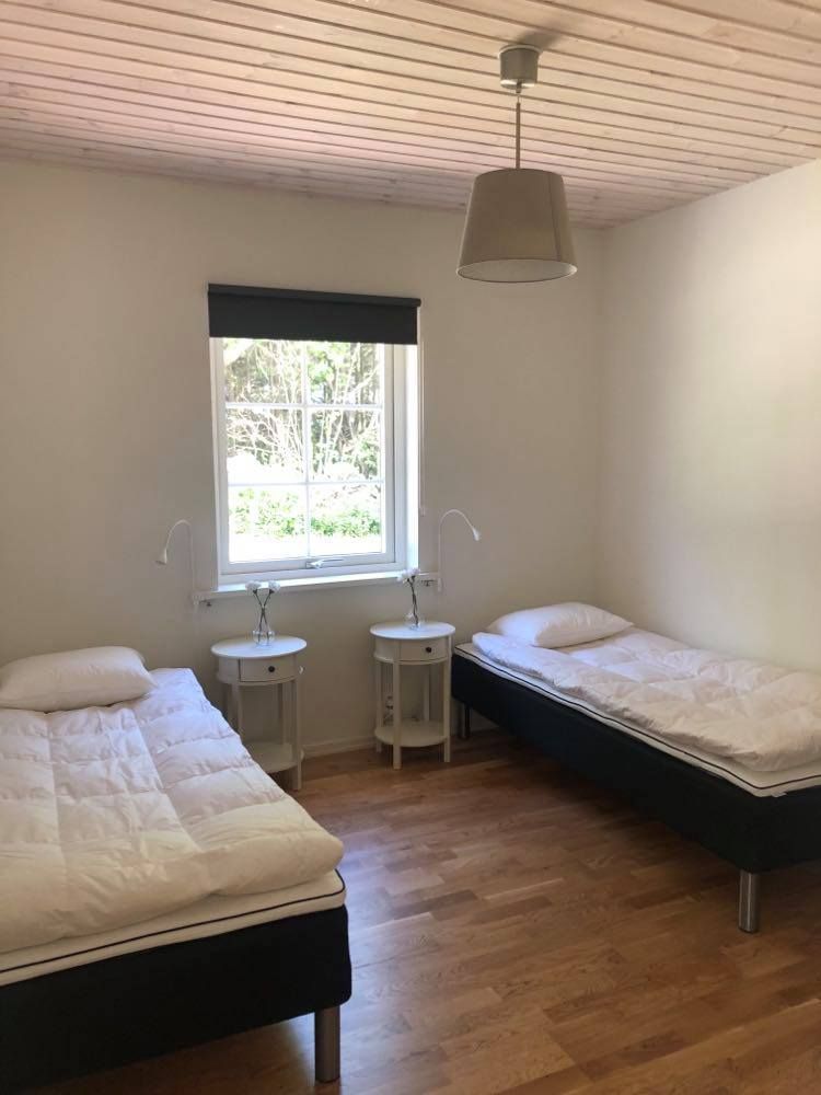 Hus på Österlen nära sjö & hav med spabad & bastu – bild 7 av 15