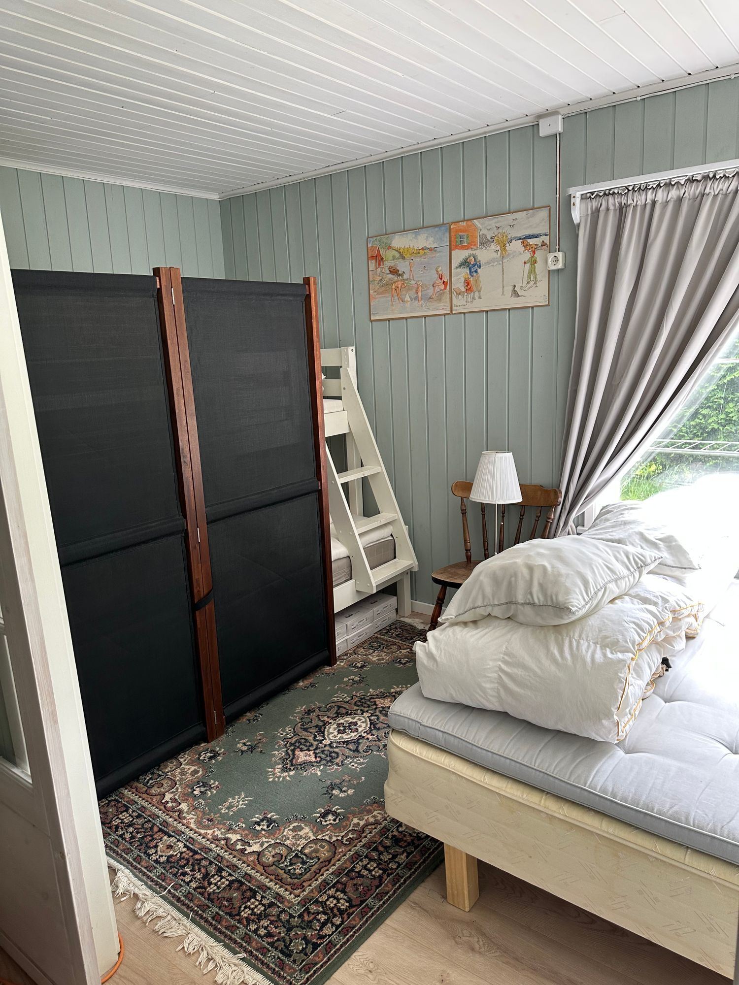 Stugan med sjöutsikt nära bad och handelsbod – bild 17 av 24