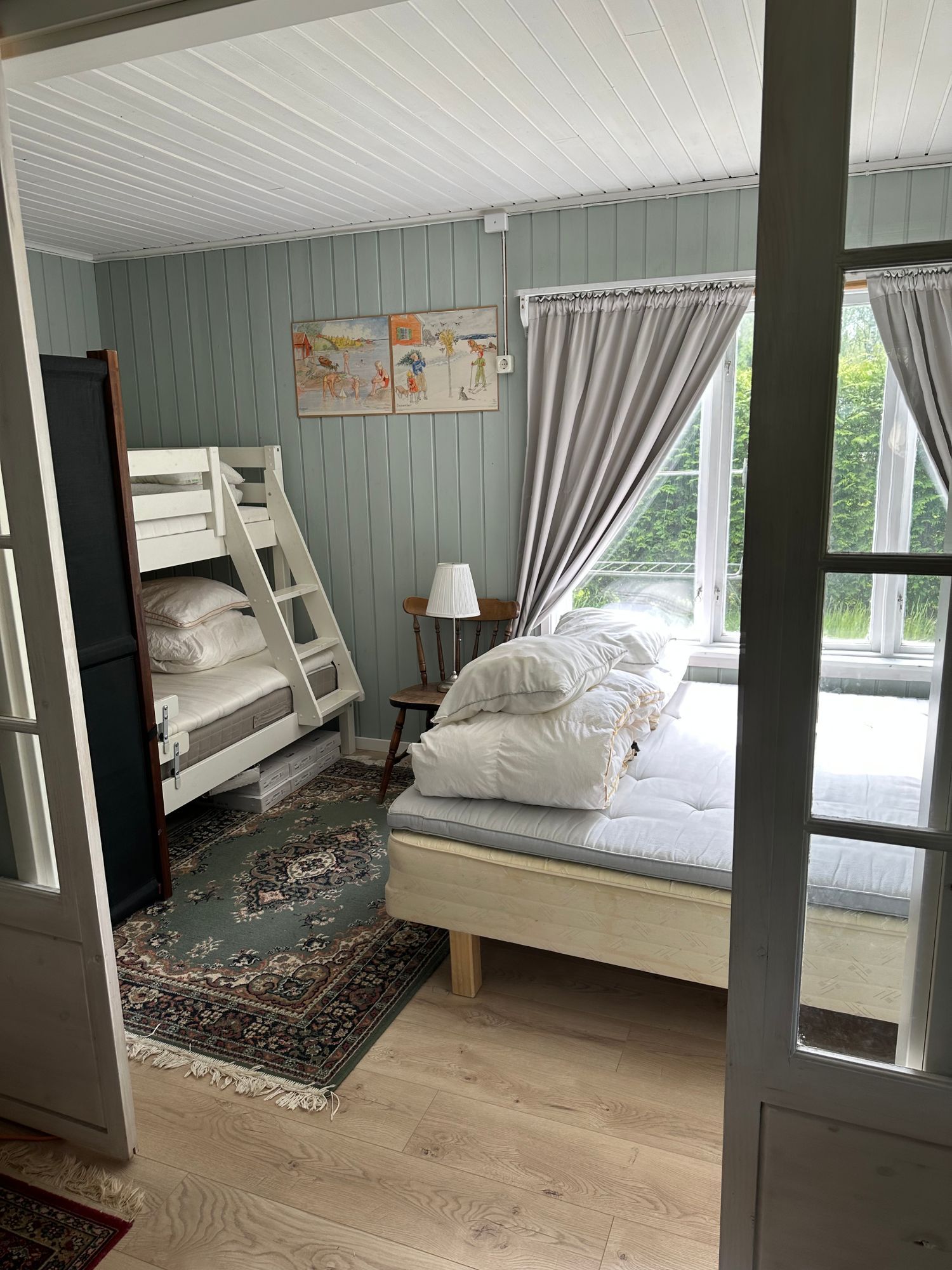 Stugan med sjöutsikt nära bad och handelsbod – bild 19 av 24