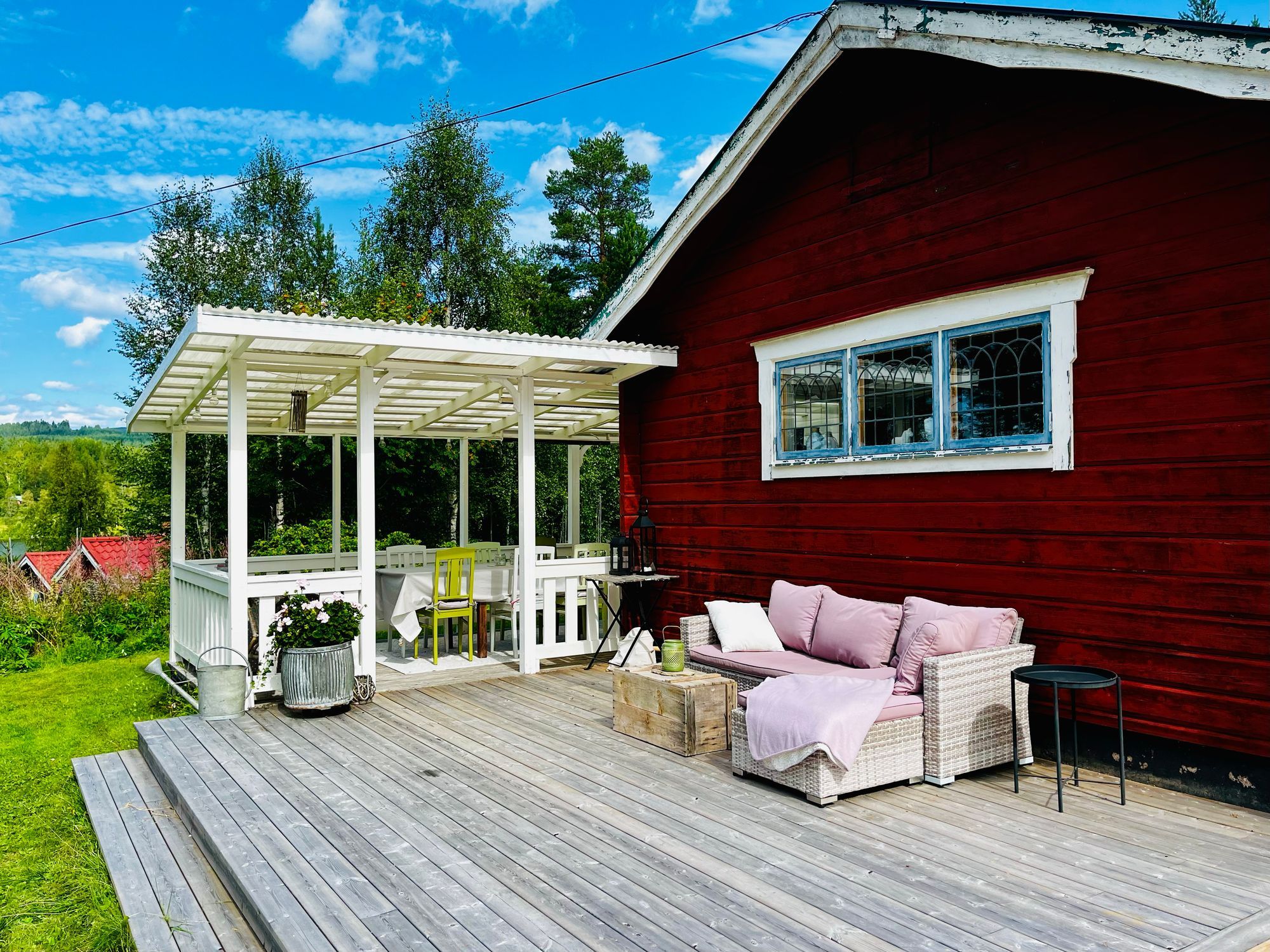 Charmig stuga med bastu och egen brygga – bild 11 av 24