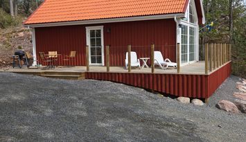 Modern stuga i Lugn miljö