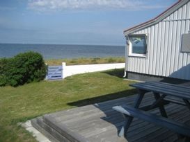 FRÄSCH STUGA i STRANDBADEN vid ÖRESUNDS STRAND