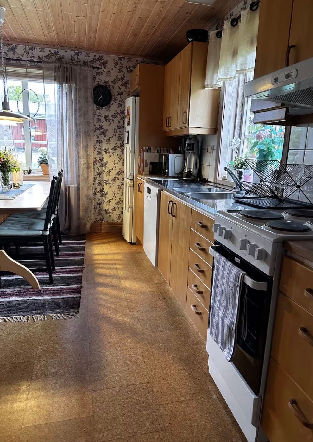 Mysig stuga på gård med bastu & eldplats – bild 11 av 24