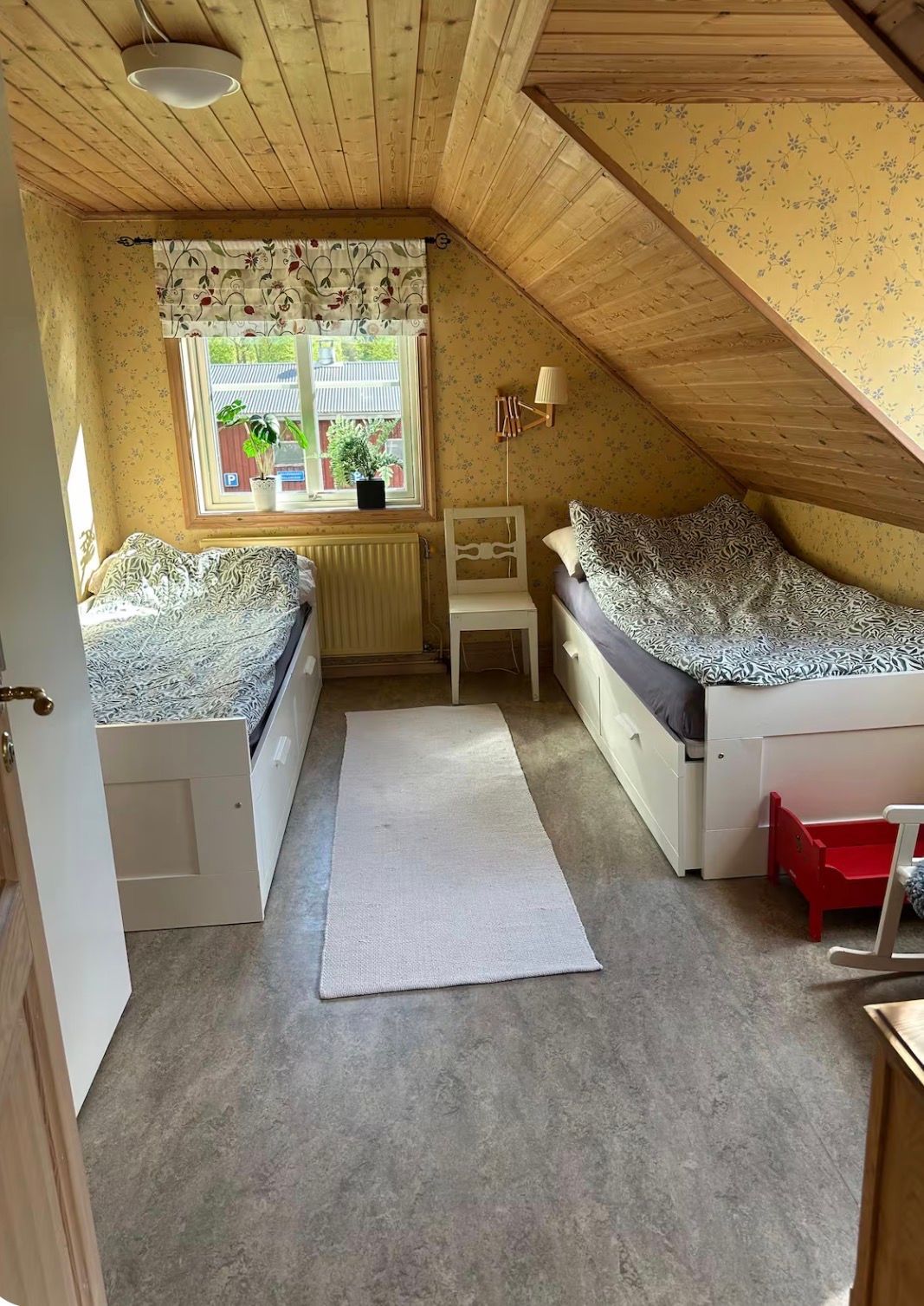 Mysig stuga på gård med bastu & eldplats – bild 16 av 24