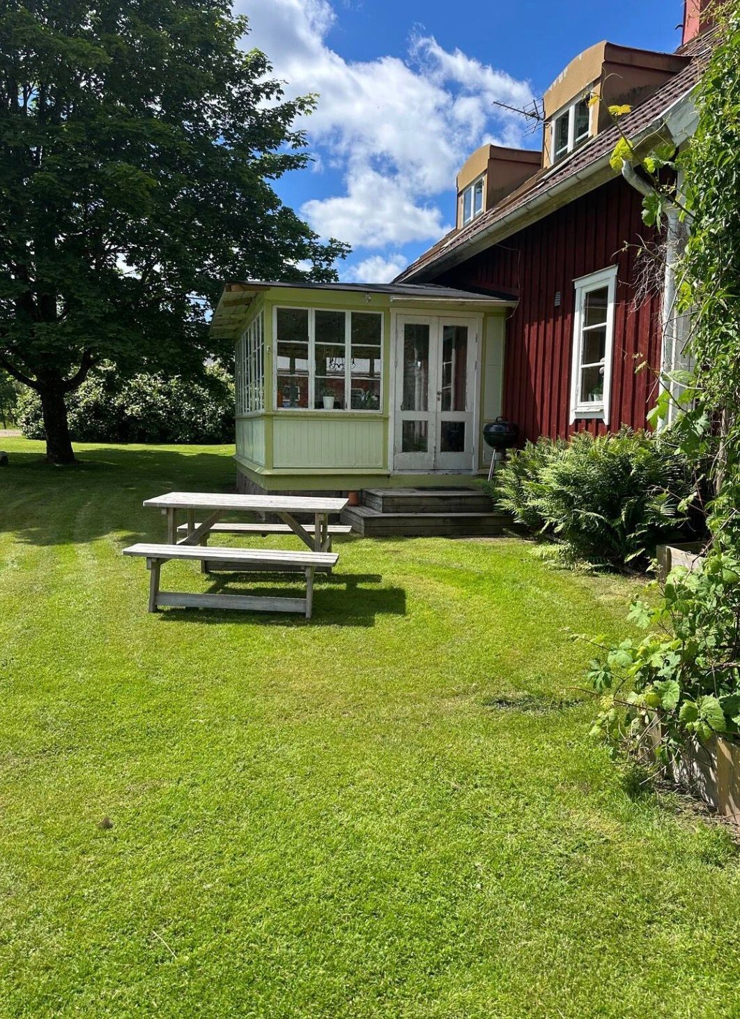Mysig stuga på gård med bastu & eldplats – bild 6 av 24