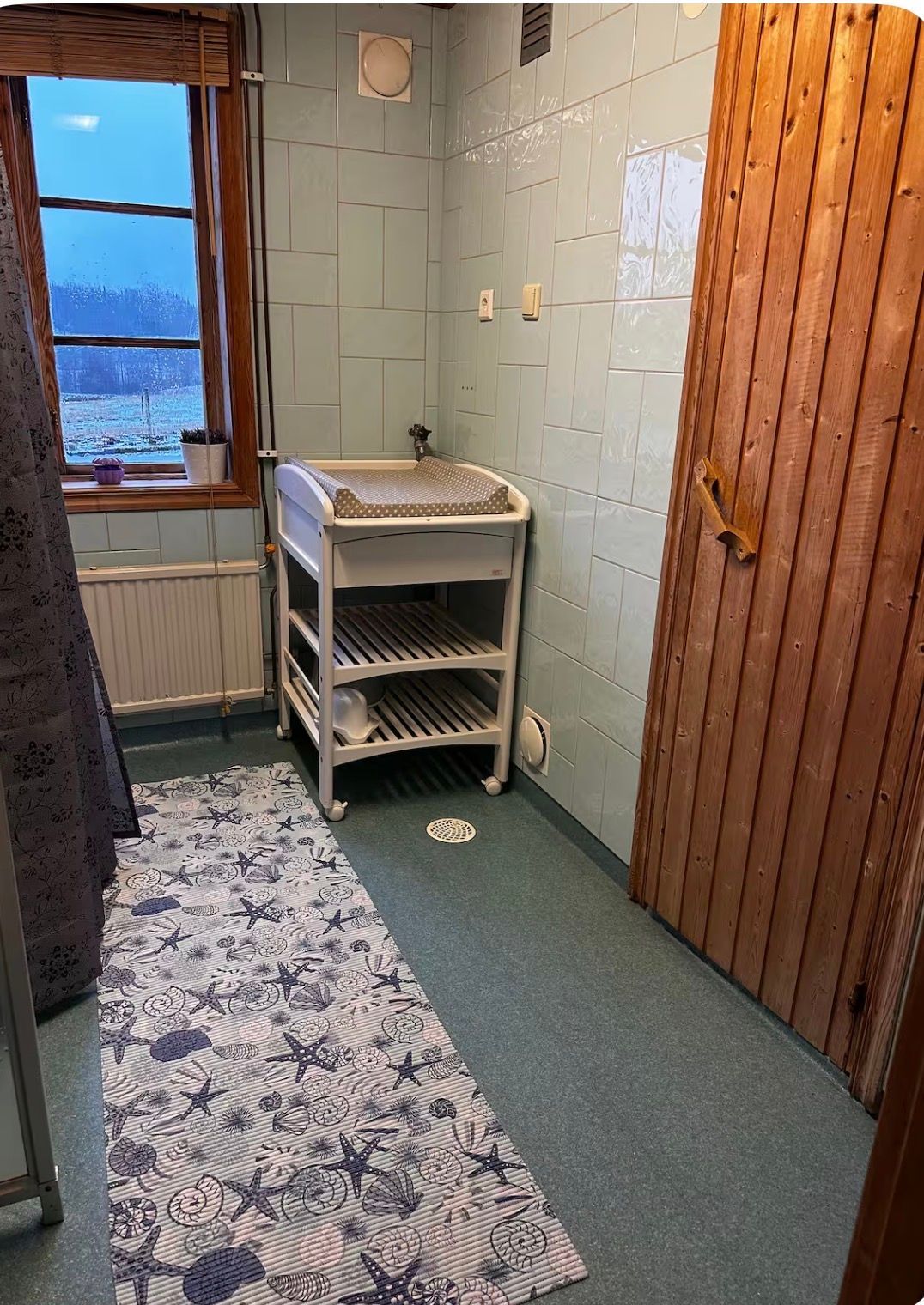 Mysig stuga på gård med bastu & eldplats – bild 23 av 24