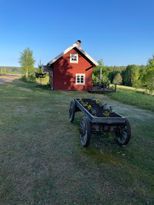 Mysig stuga med naturen intill knuten