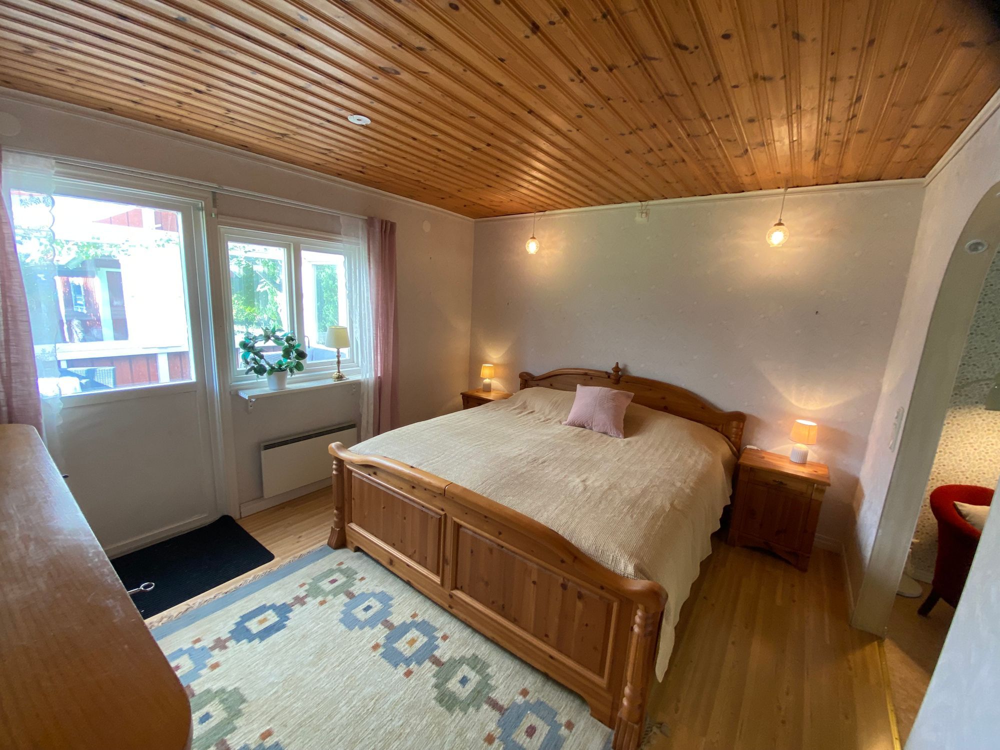 Charmig stuga i rofylld miljö i Kalvsås. – bild 9 av 18