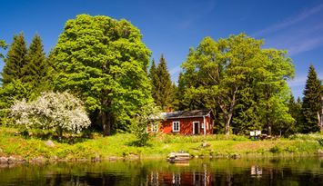 Sjöläge! genuint torp, kanot och fiskebåt ingår