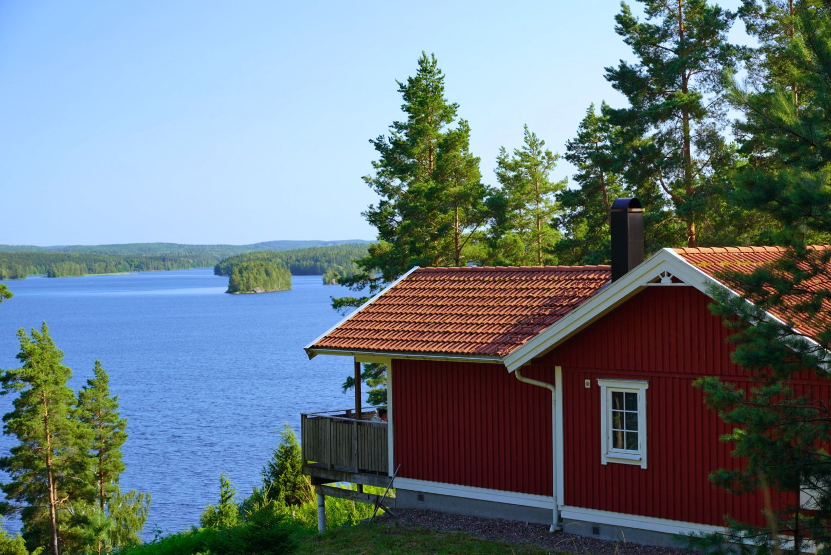 Modernt Fritidshus, utsikt över Sjö Östra Silen