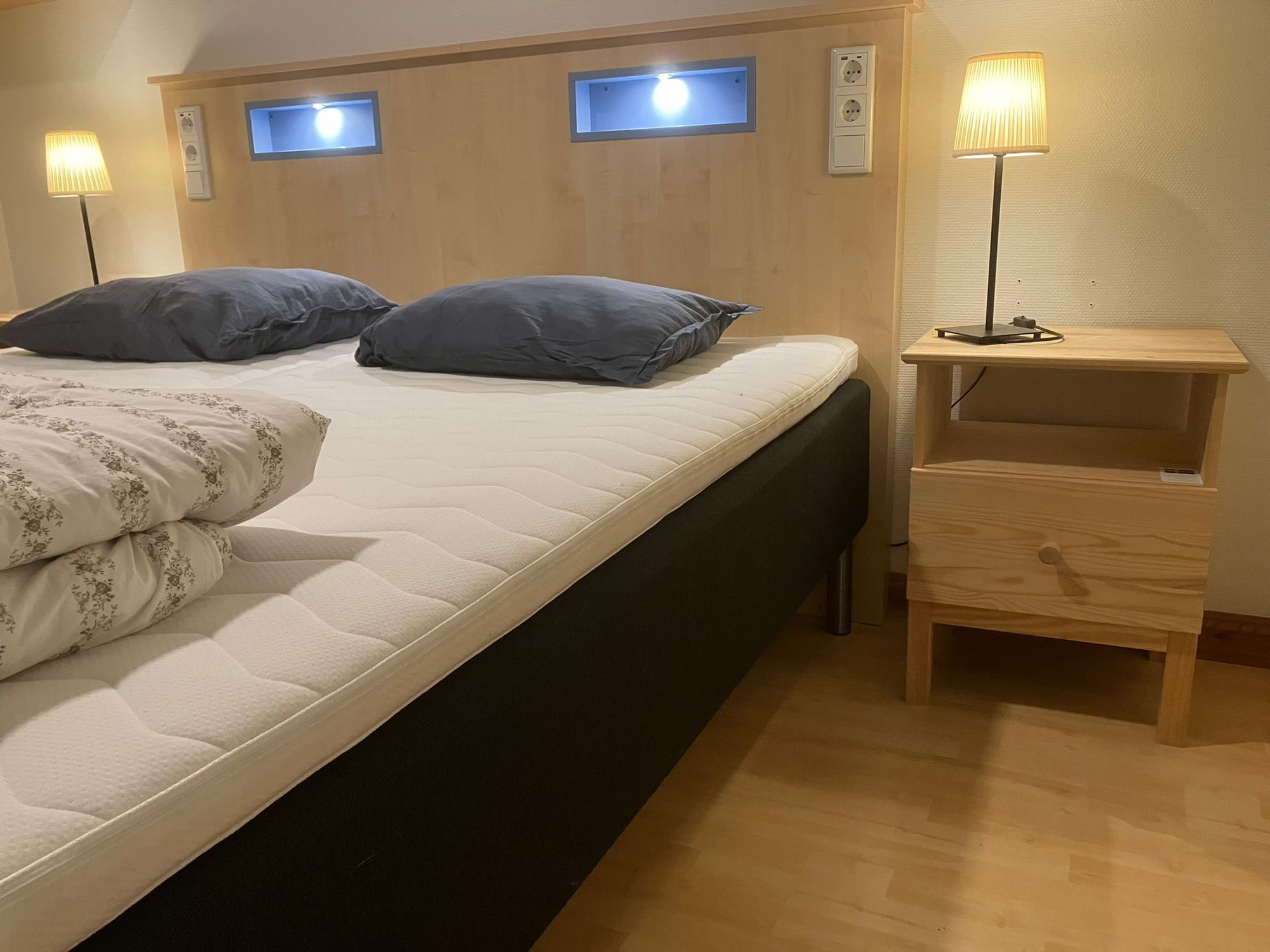Modernt Fritidshus, utsikt över Sjö Östra Silen – bild 7 av 24