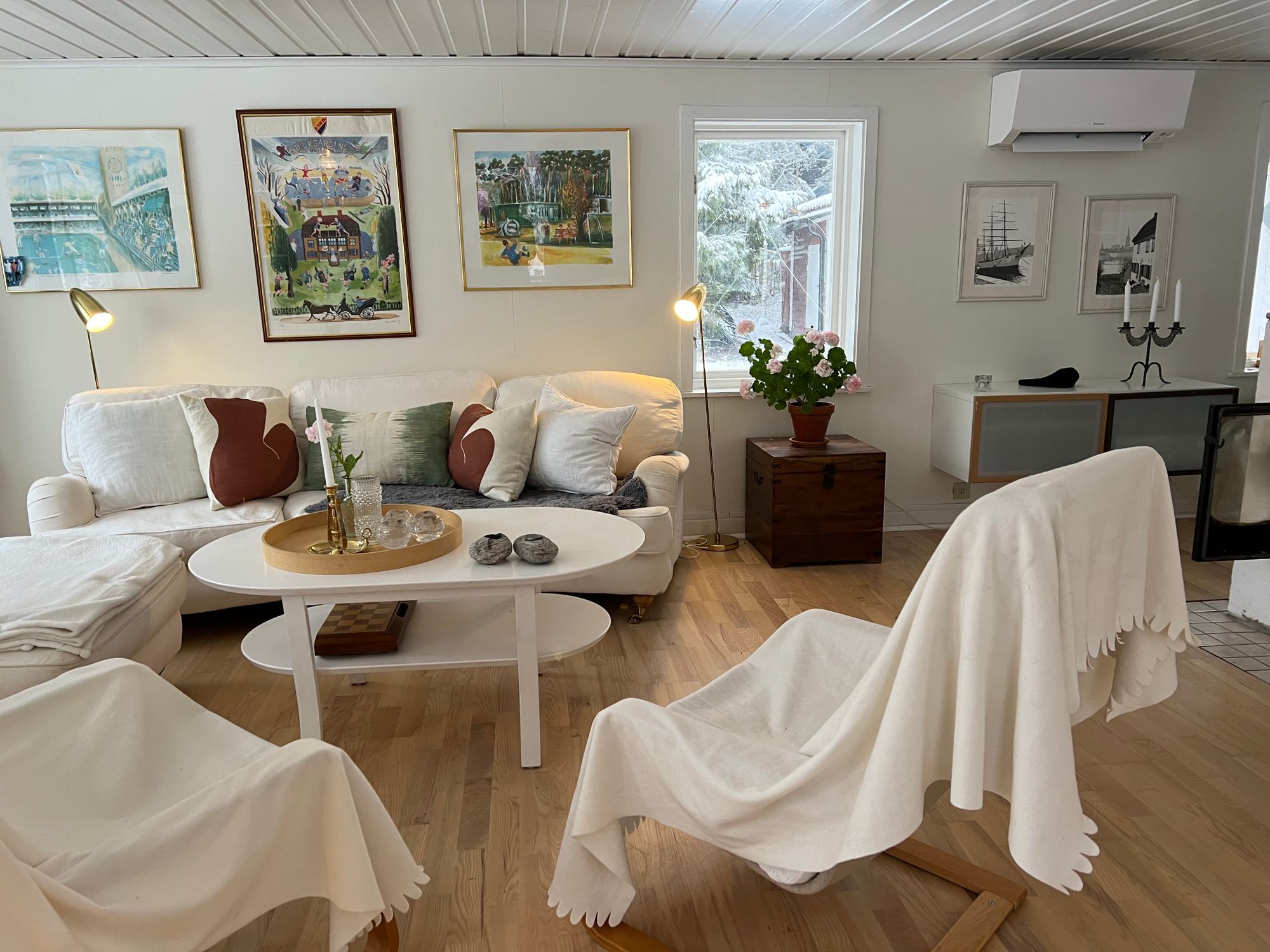 Idyllsikt sommarhus i Stockholms norra skärgård – bild 3 av 24
