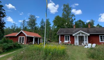 Stuga vid sjön Enegrenen