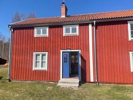 Nyrenoverad lägenhet i natursköna Malexander