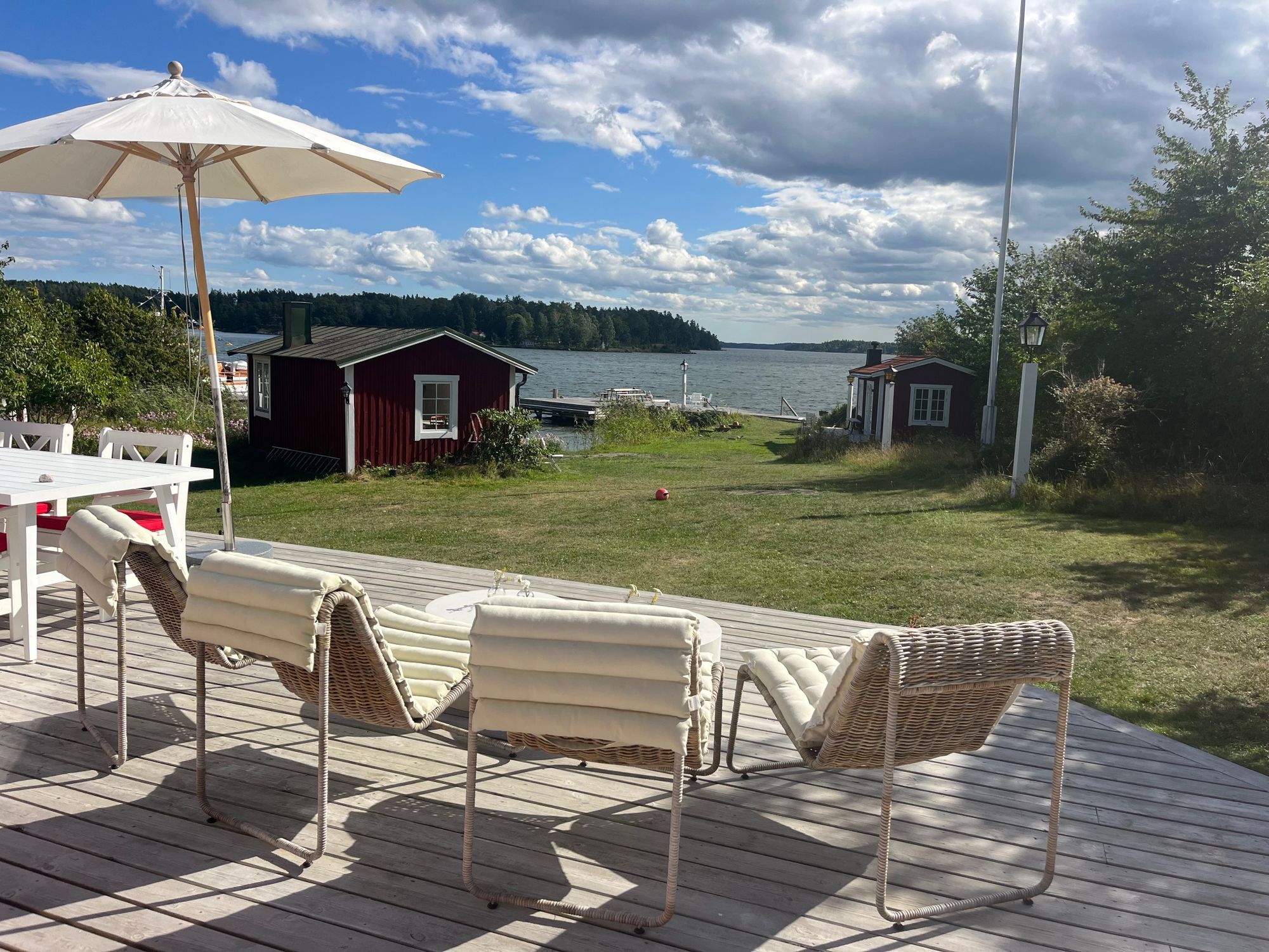 Idyllisk sjötomt för upp till 3 familjer, Värmdö – bild 1 av 24