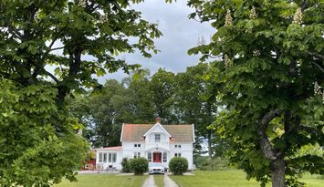 V.44, Vid Vänern på vackra Vänersnäs