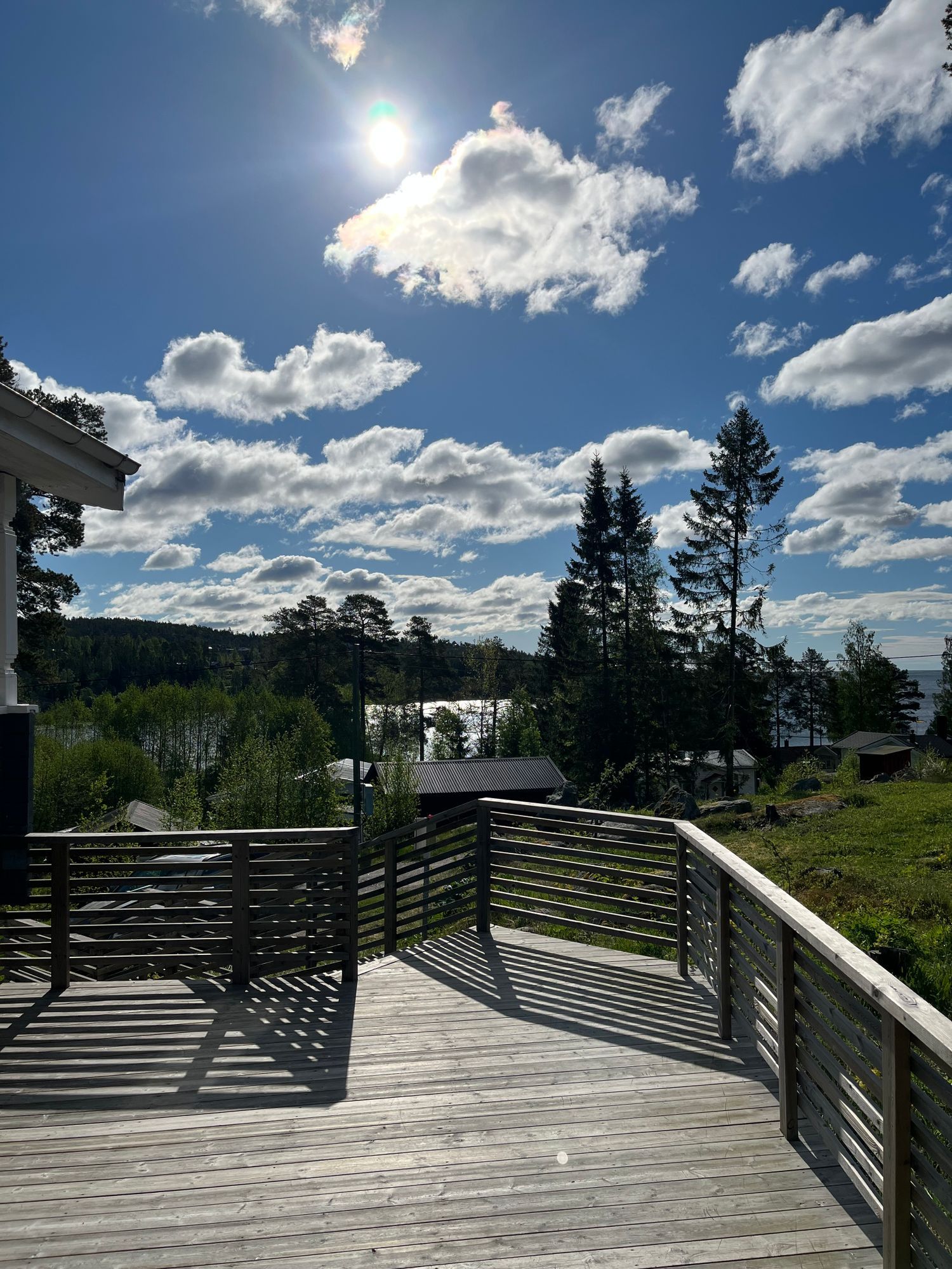 Havs- och skogsnära hus med vedeldad bastu – bild 2 av 12